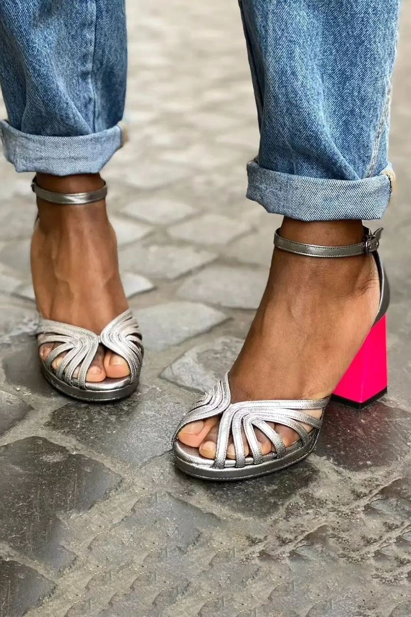 Naelle | Glossy sandals with chunky heel and elegant buckle
