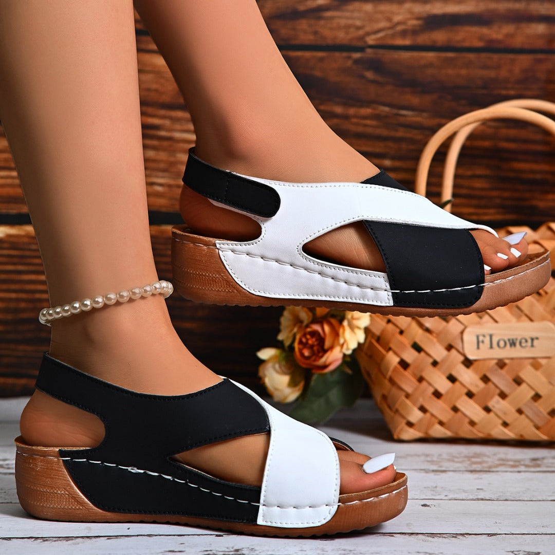 Liza | Ultra-comfortable orthopedic sandals with a slanted heel